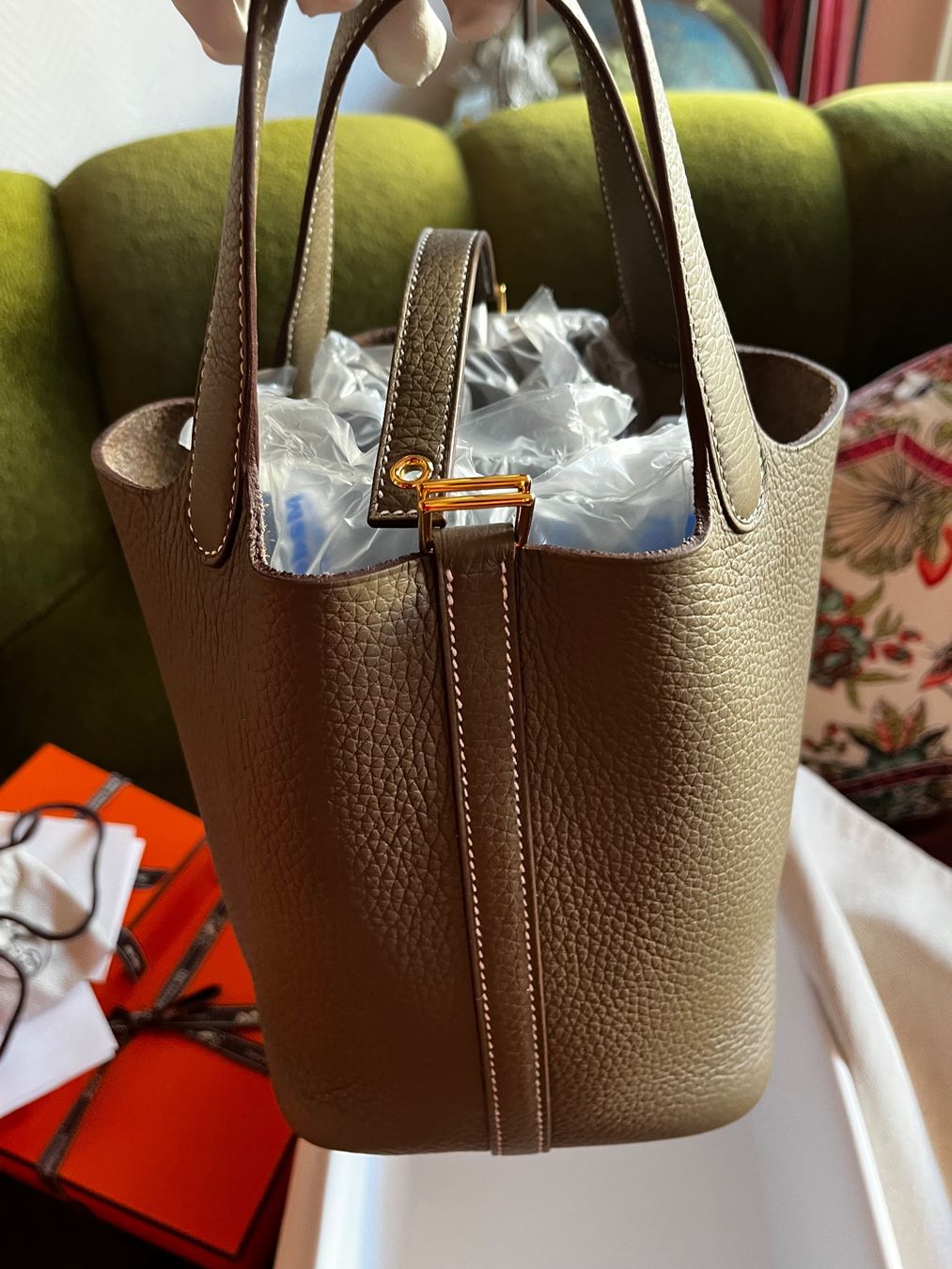 Hermès Borse da donna: Hermes picotin 18 étoupe ghw – Nuovo e nell'imballaggio originale da Plan-les-Ouates venduto da mbo_lr8w