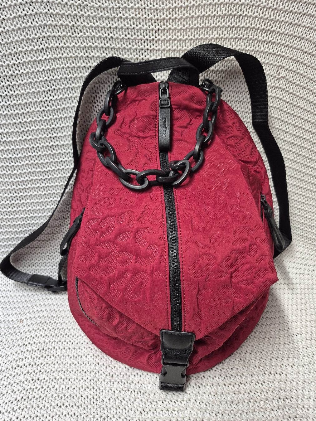 Desigual Rucksäcke: Desigual geräumiger Rucksack, rot, NEU – Neu (gemäss Beschreibung) aus Merligen von muss_haben