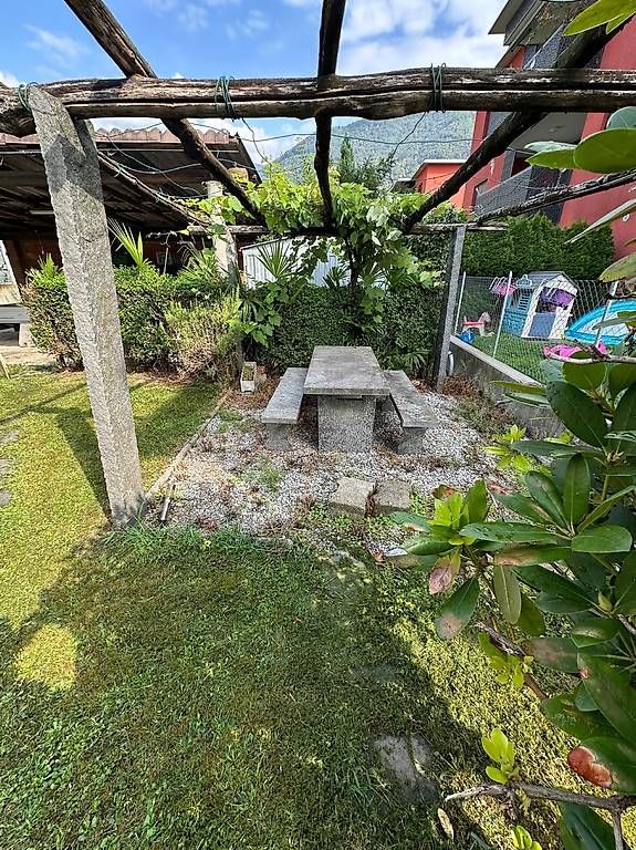 Tavoli: Tavolo in granito Val Bavona – Usato da Viganello venduto da millo 3