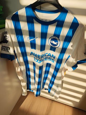 Matchworn and signed shirt Sima