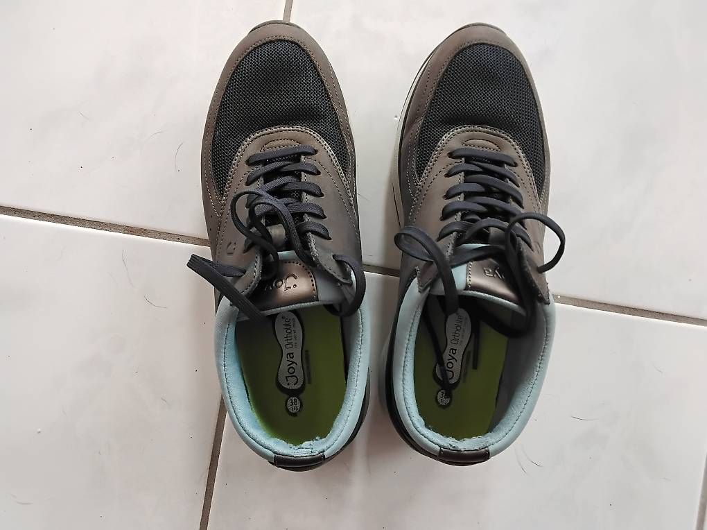 Chaussures femmes: Joya Halbschuhe Grösse 38 1/3 – D'occasion à Zuzgen par kuschelsabine