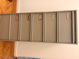 Meuble casier métallique gris 6 compartiments bon état