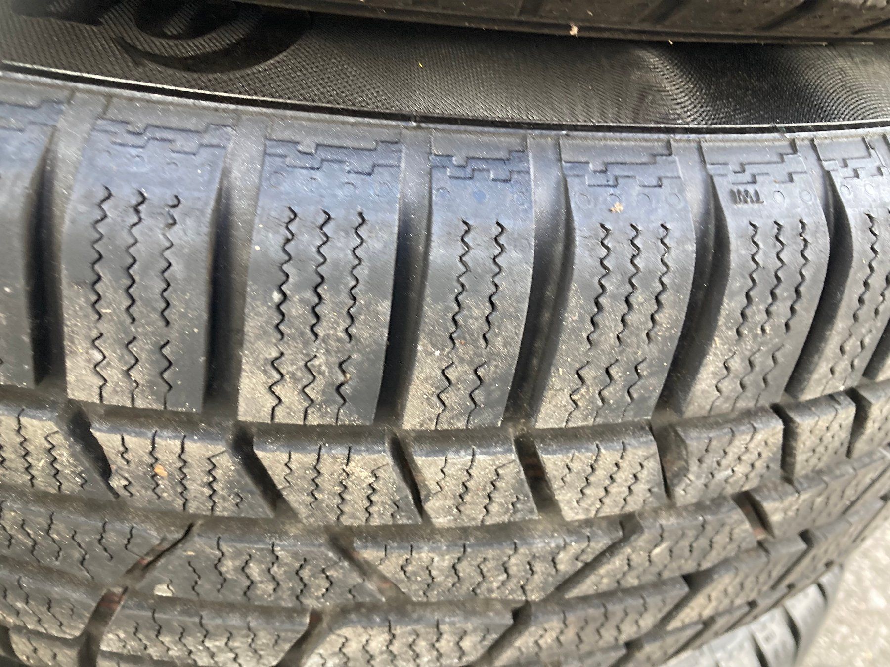 Mazda Pneumatici & Ruote complete: Mazda 3 Winterräder 205/60R16 – Usato da Cham venduto da WB2223 6