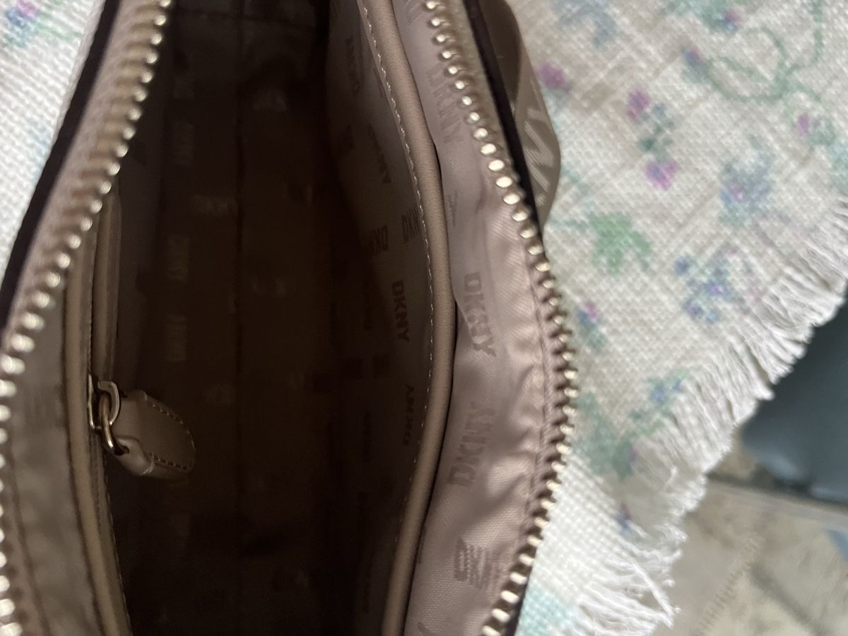 DKNY Taschen für Damen: DKNY Täschchen – Gebraucht aus Kriens von burnauc 5