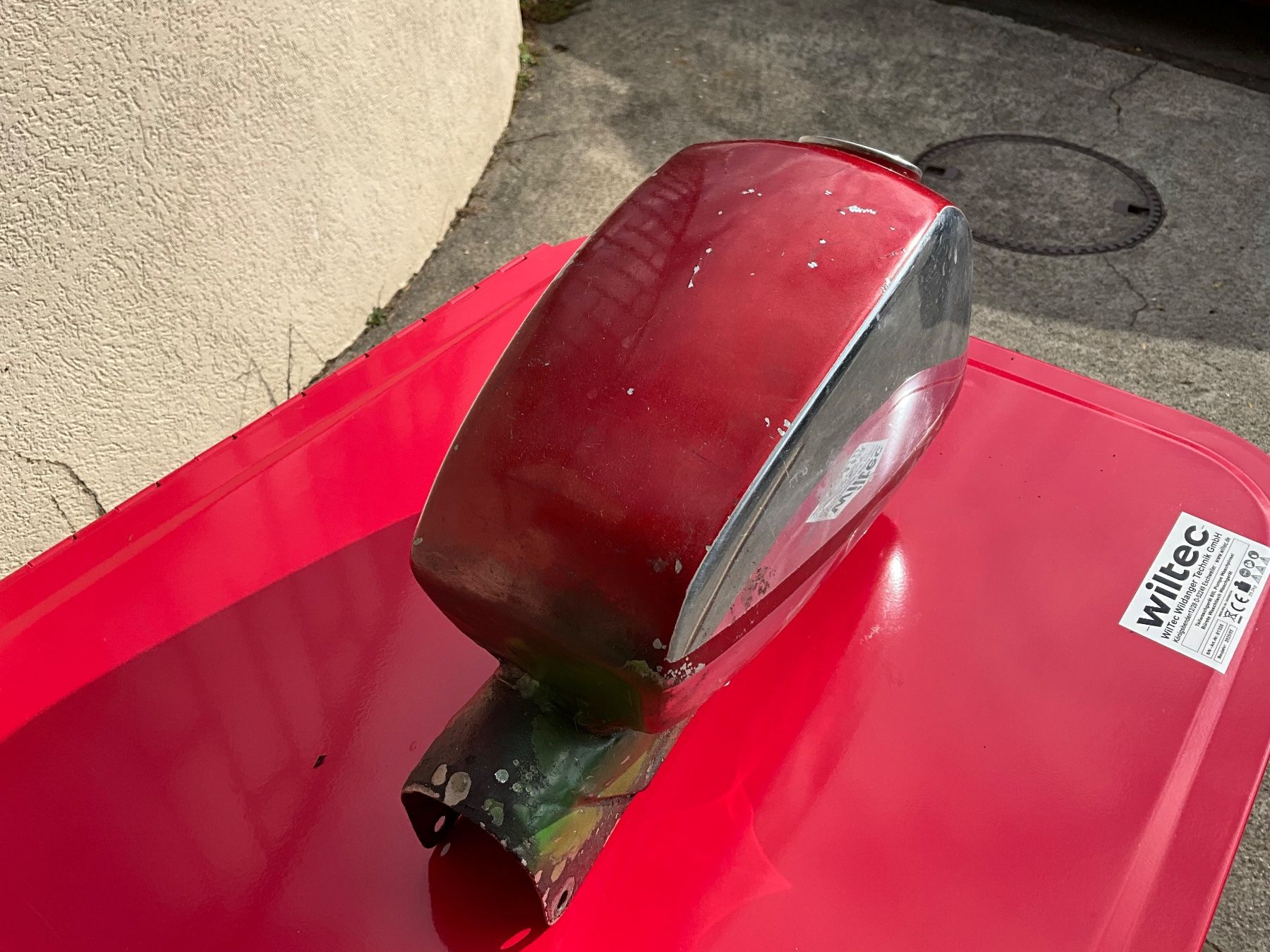 Accessori per altri veicoli: Mofa Benzintank – Difettoso da Nussbaumen AG venduto da Mustang66