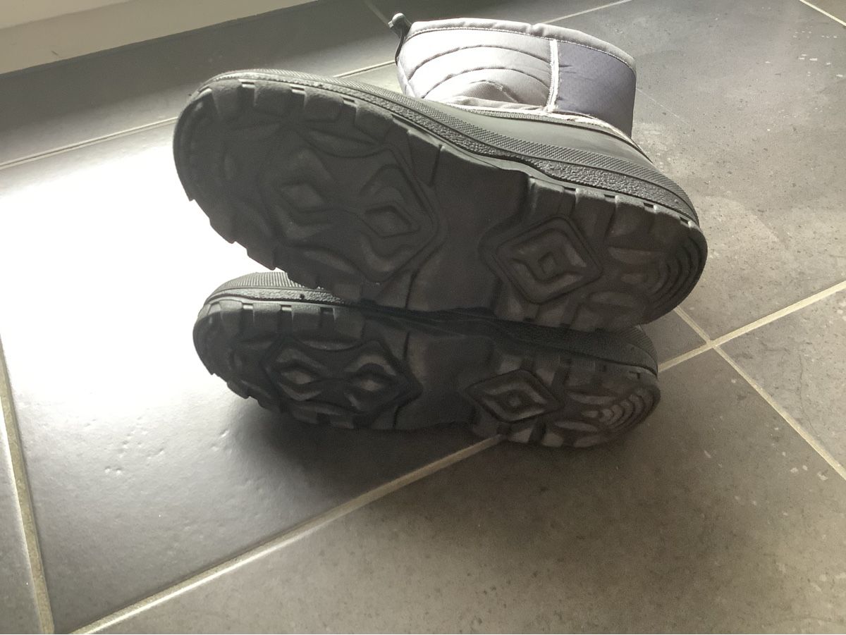 Scarpe per ragazzi: Bottes hiver doublées pointure 40  – Usato da Granges -Paccot venduto da Titi_1978 2