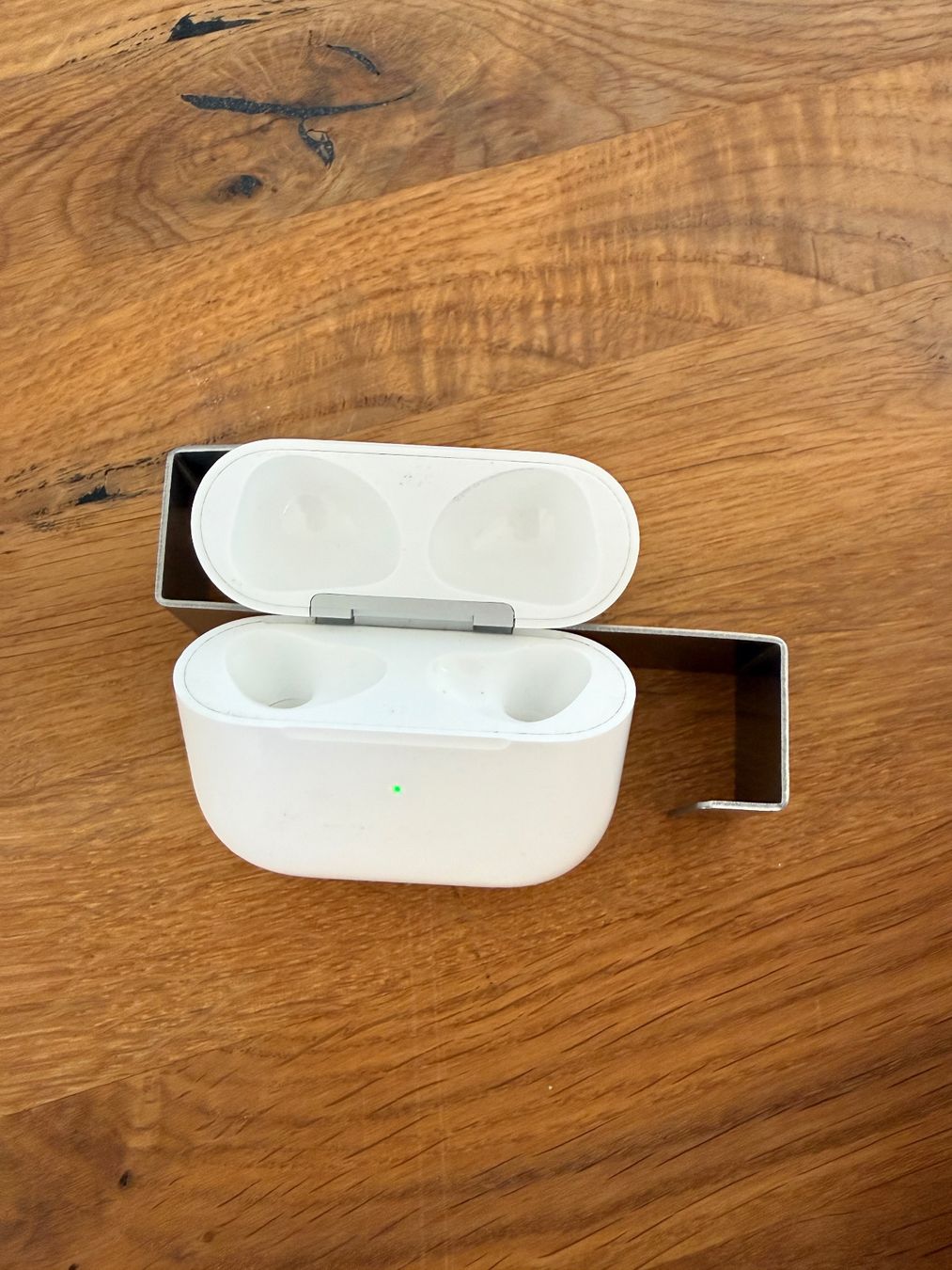 Apple Cuffie: APPLE AirPods 3 Charging Case – Usato da Lausanne venduto da Nine1982
