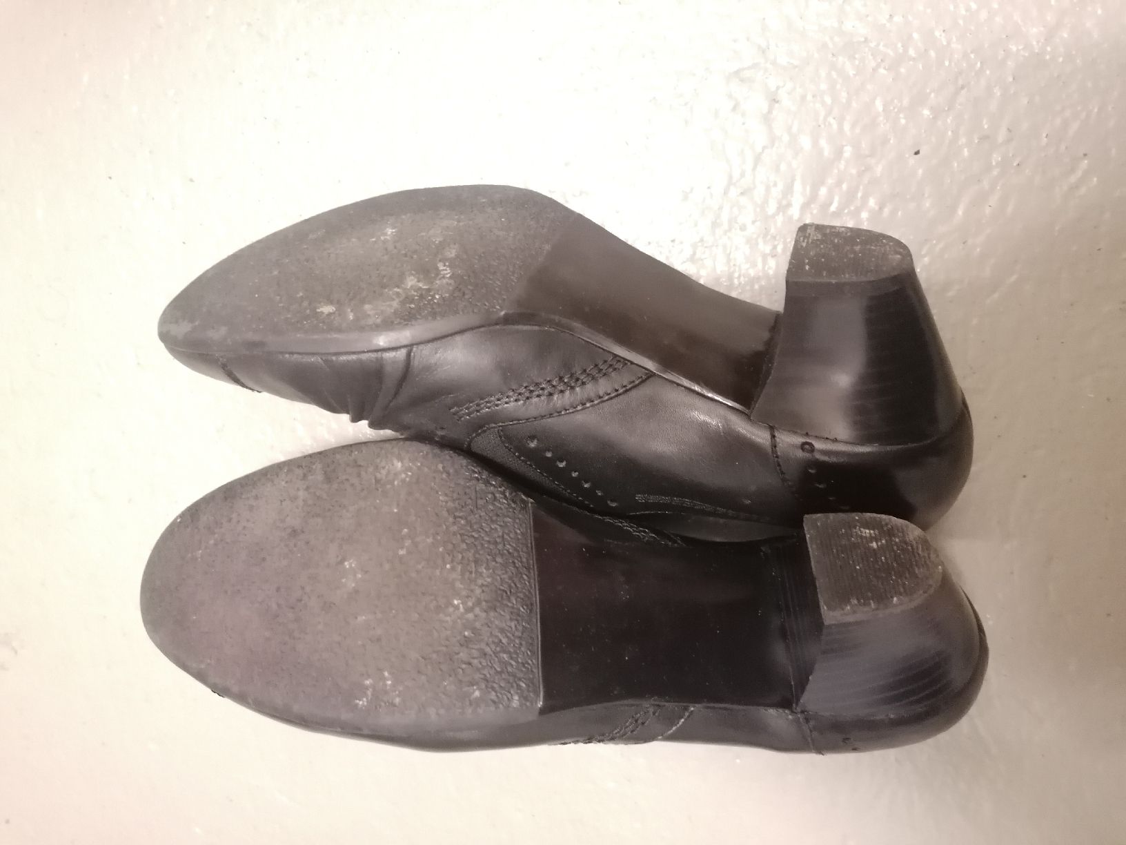 Chaussures femmes: Schwarze Schuhe mit Absatz Gr. 38 – D'occasion à Nänikon par Manta87 2