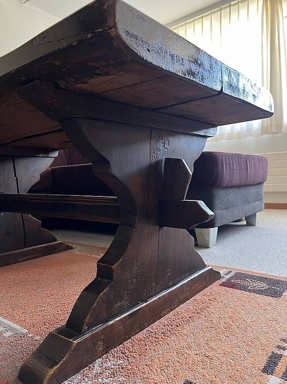 Tavoli: Alter Massivholz Couch-Tisch / Gais – Usato da Tübach venduto da tuskano 3