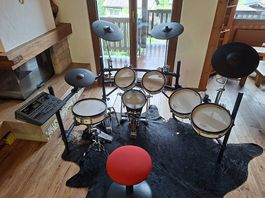 Roland V-Drums TD-10 Expanded Komplettset mit DW Pedalen