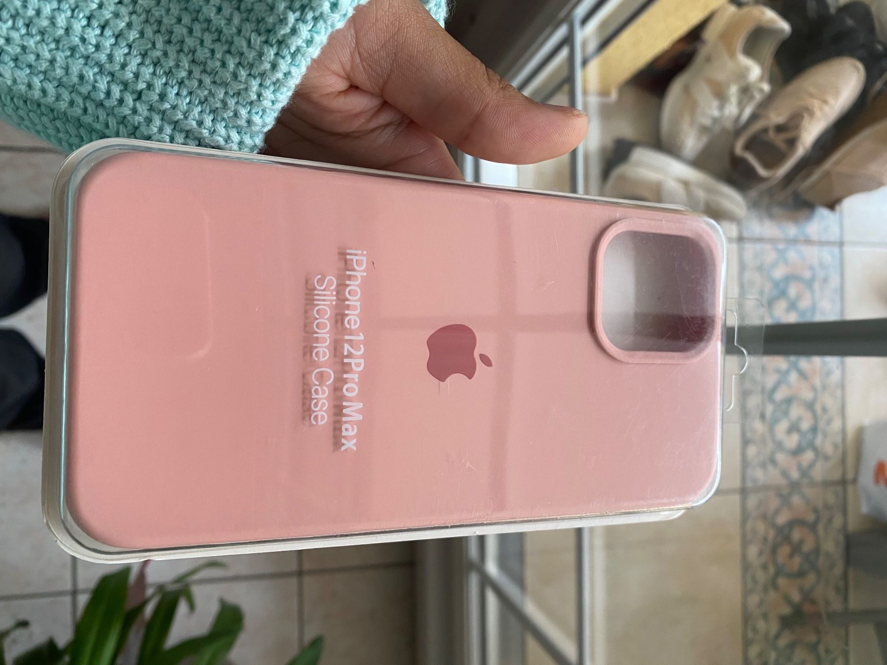 Cover & Protezioni schermo: Coque iPhone 12 Pro Max rose neuve jamais utilisée – Nuovo e nell'imballaggio originale da Denges venduto da val_j8w7 2