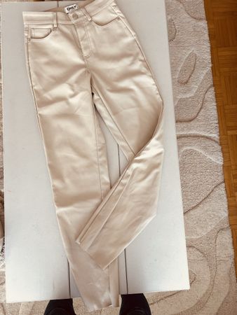 ONLY LEDER OPTIK HOSE NEUWERTIG XS