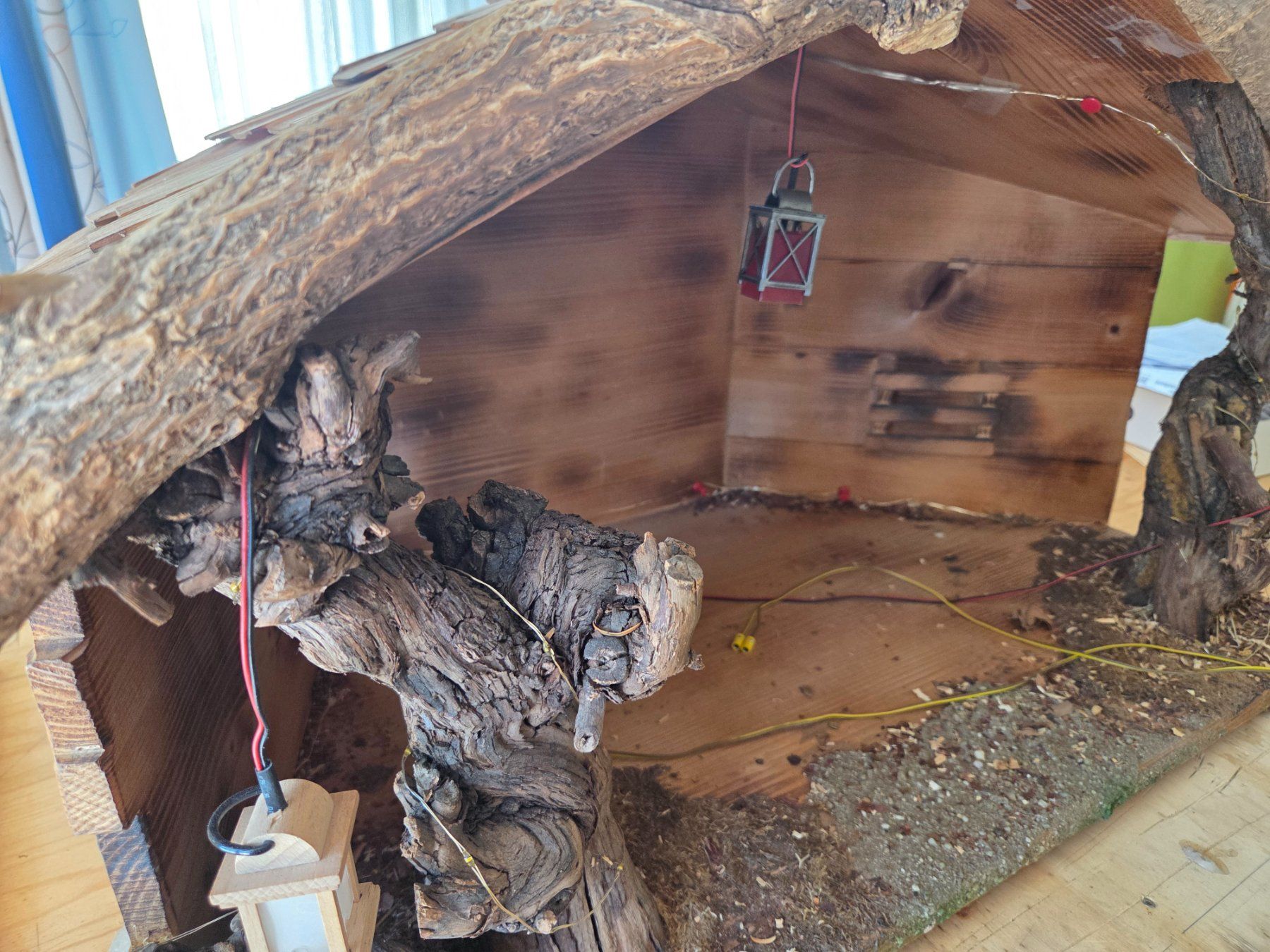 Tutte le decorazioni: Weihnachtskrippe Holz mit Beleuchtung – Usato da Zürich venduto da Schmani_hu 1