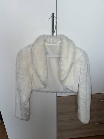 Weisser Bolero aus Kunstpelz Gr.36