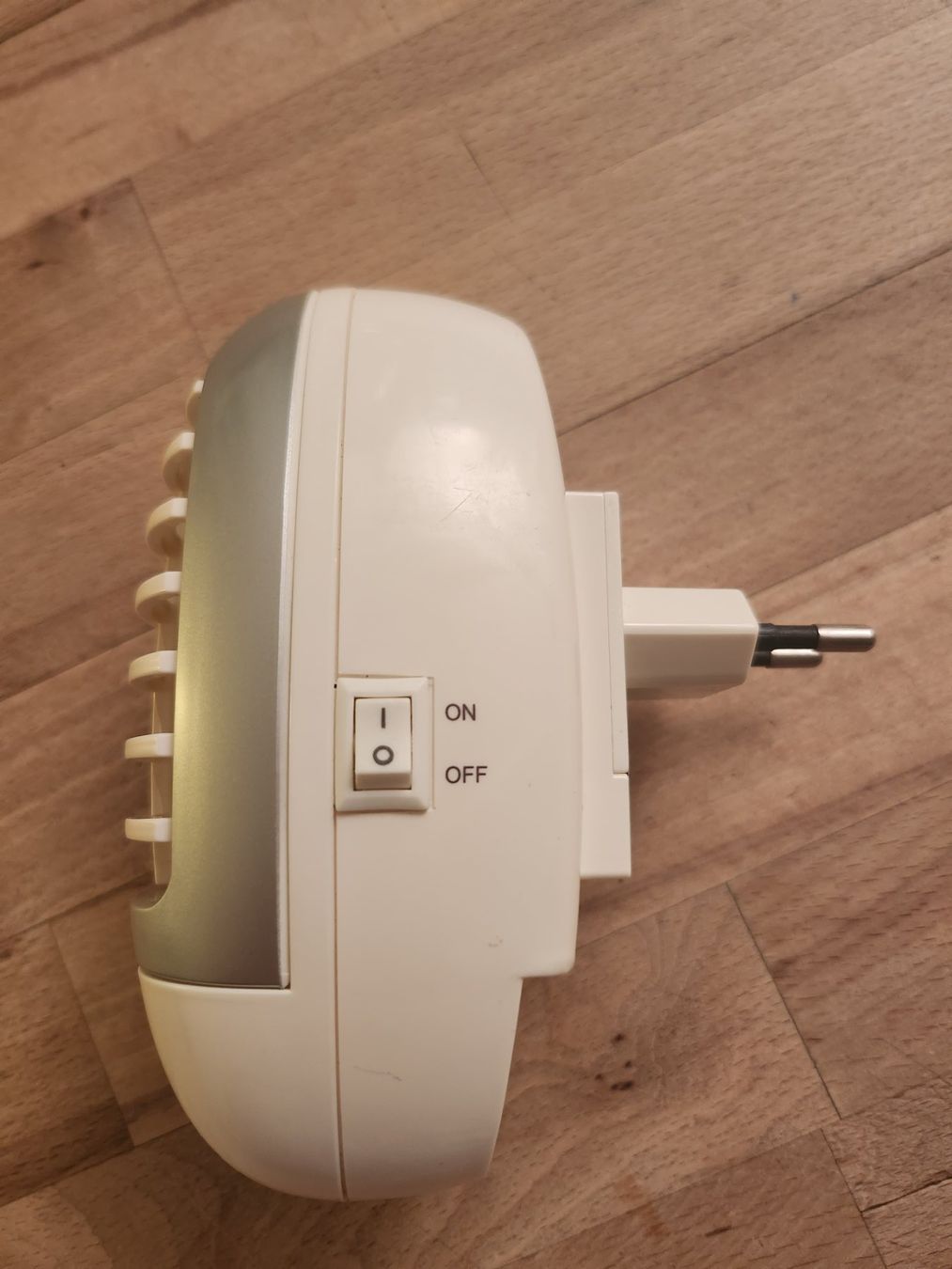 Altro per la casa: Blaulicht Stechmücken-Stecker – Usato da Veltheim AG venduto da D.B_1983 1