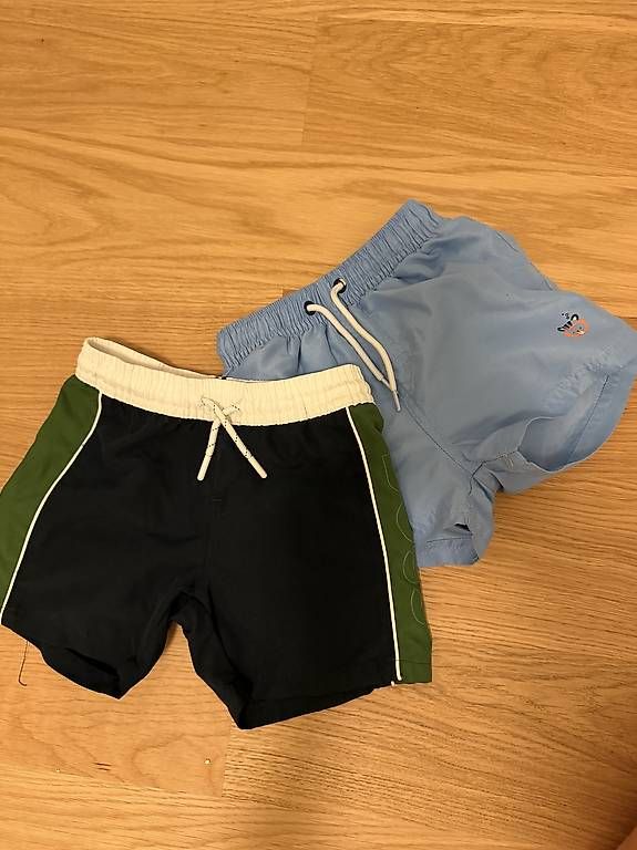 Lotti & Set di vestiti: Kleidungspaket – Usato da Ennetbürgen venduto da Jvek 2