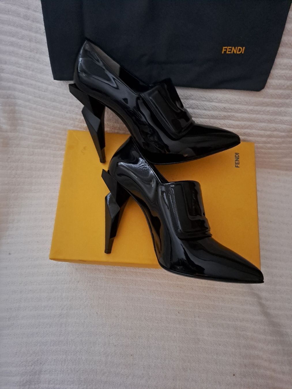 Fendi Damenschuhe: Chaussures Fendi – Neu (gemäss Beschreibung) aus Genève von Cinely 3