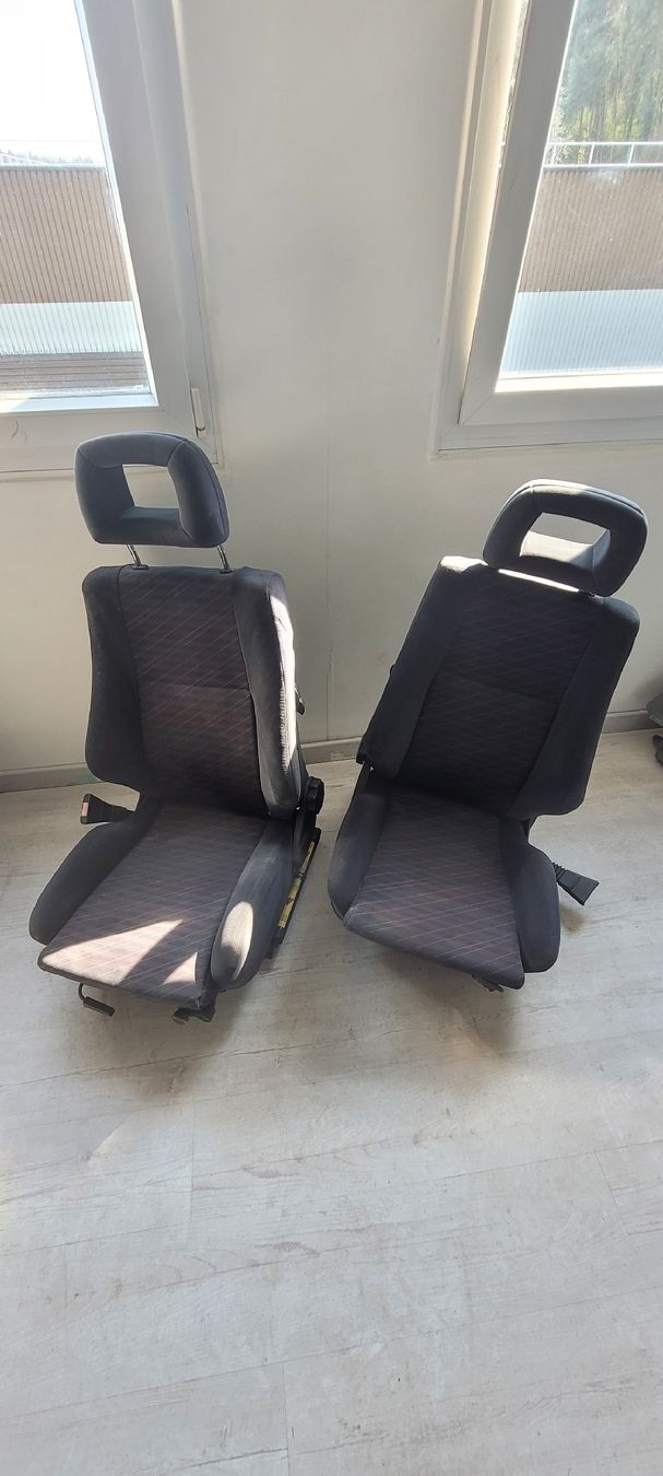 Fiat Tutti pezzi di ricambio auto: Sièges fiat 125 – Usato da Ecublens VD venduto da Sarmale542