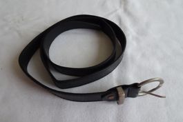 schmaler Gürtel schwarz Breite 2.5 cm, Länge ca. 110 cm
