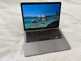 MacBook Pro 13" (M1, 8GB RAM, 256GB SSD)