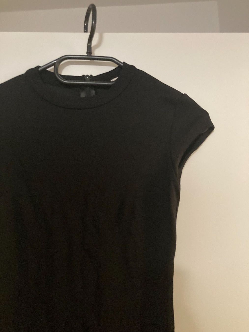 H&M Kleider: Enges schwarzes Kleid von H&M – Gebraucht aus Uster von Kalici1 2