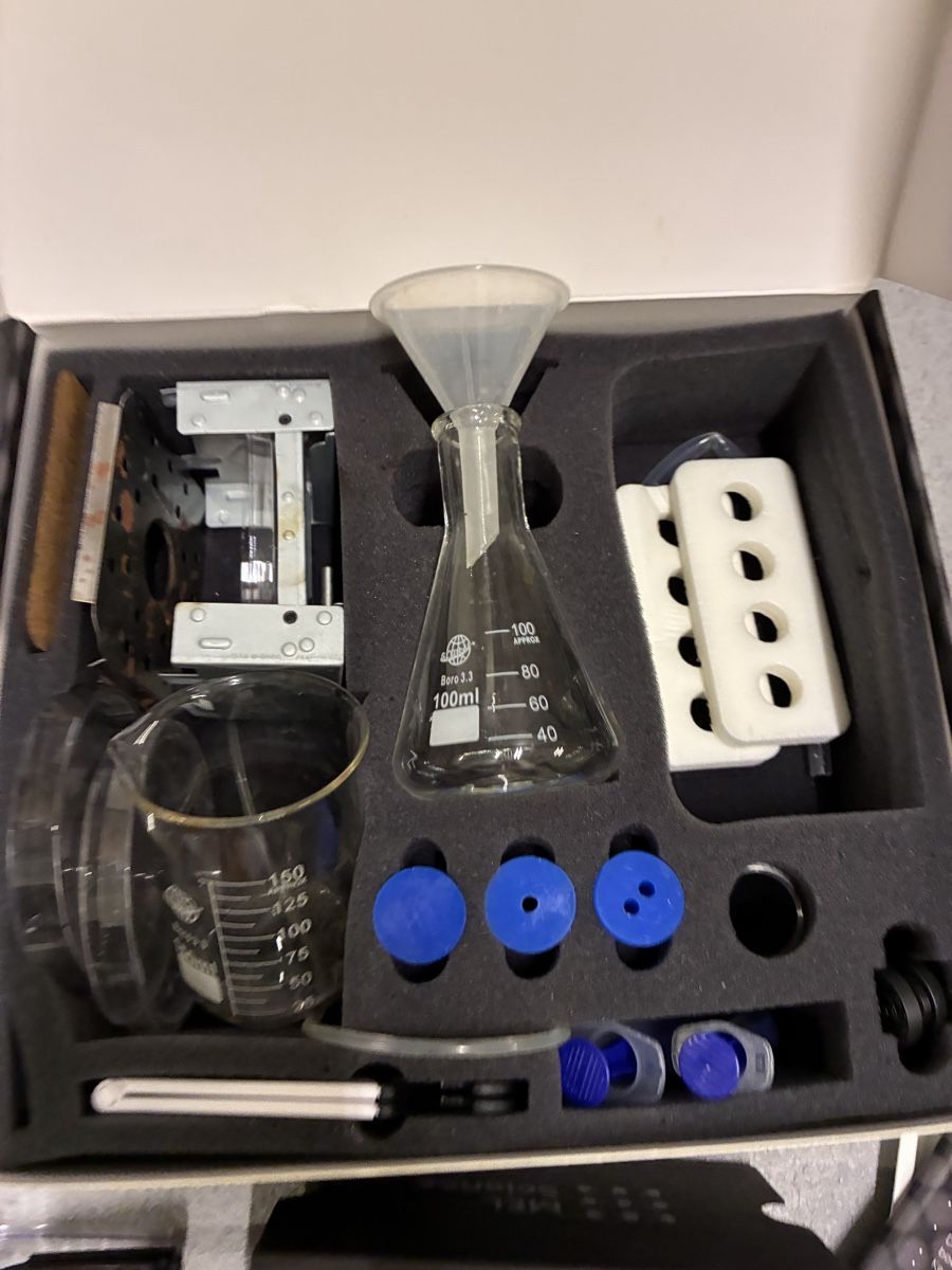 Spiele: MEL Chemistry Experiment Set mit VR-Headset gebraucht – Neu (gemäss Beschreibung) aus Küssnacht am Rigi von bry_9nms 2