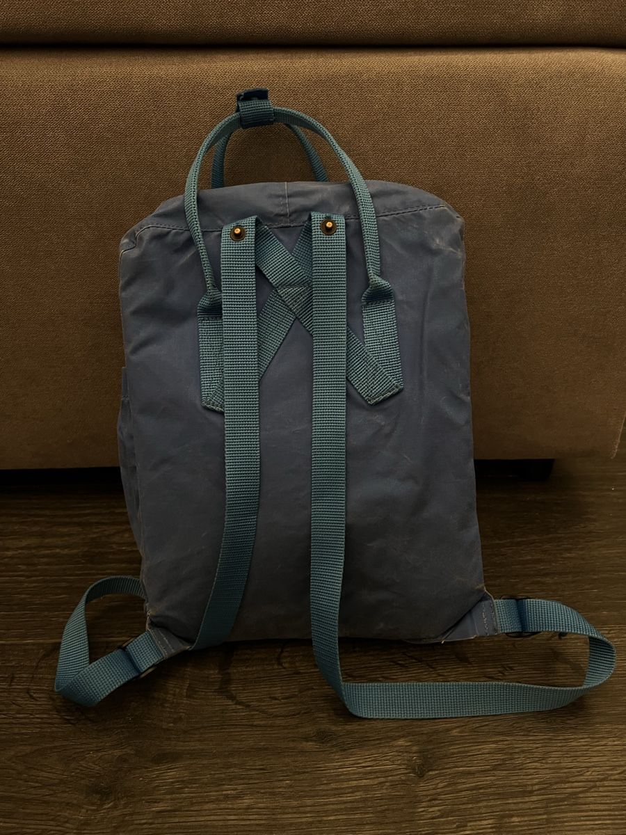 Fjällräven Zaini: Fjällräven Kånken Rucksack blau – Usato da Brislach venduto da ale_t9y7 1
