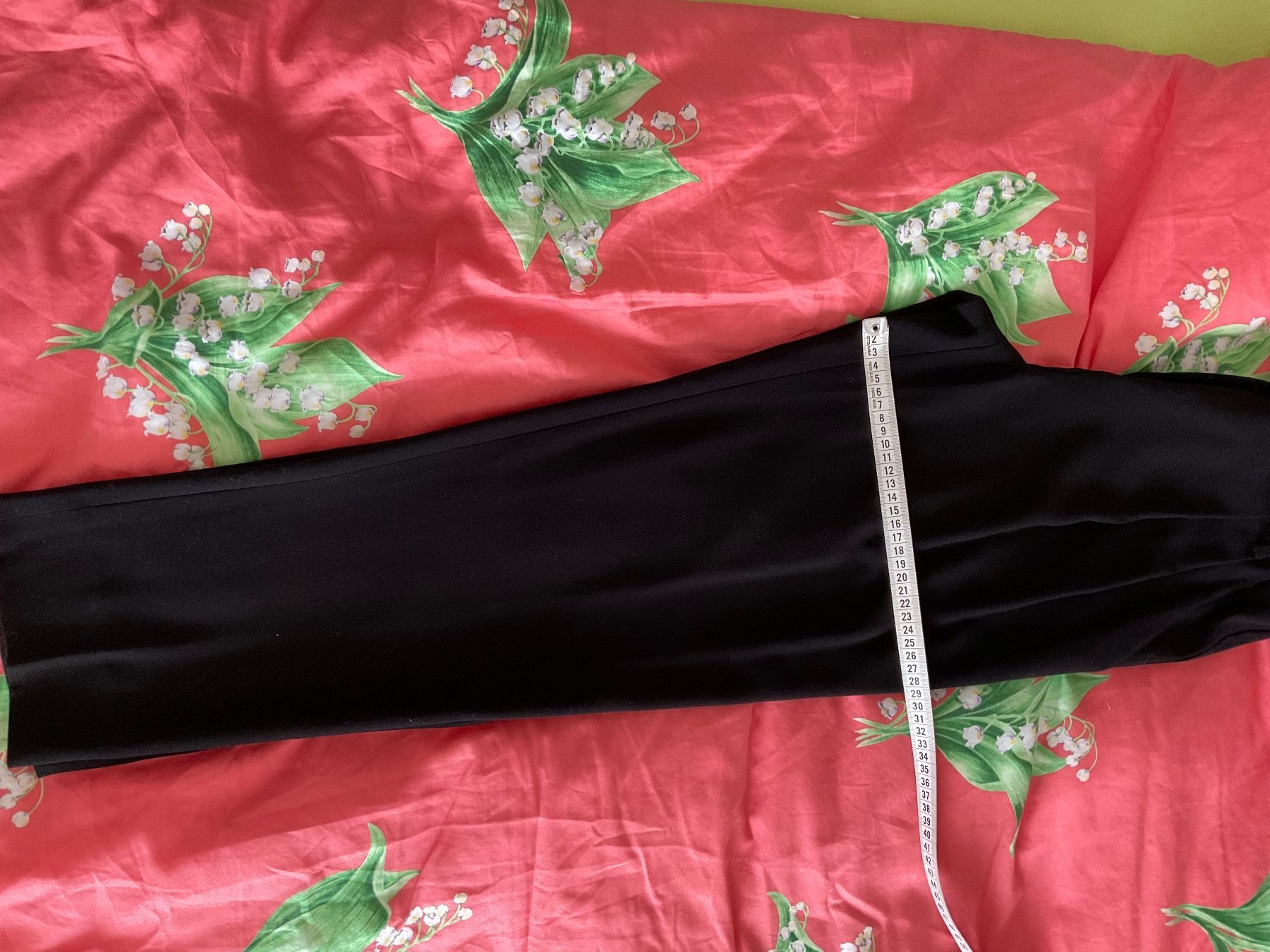 DKNY Pantaloni: DKNY schöne Hose Gr 38 schwarz – Usato da Urdorf venduto da alda02 5