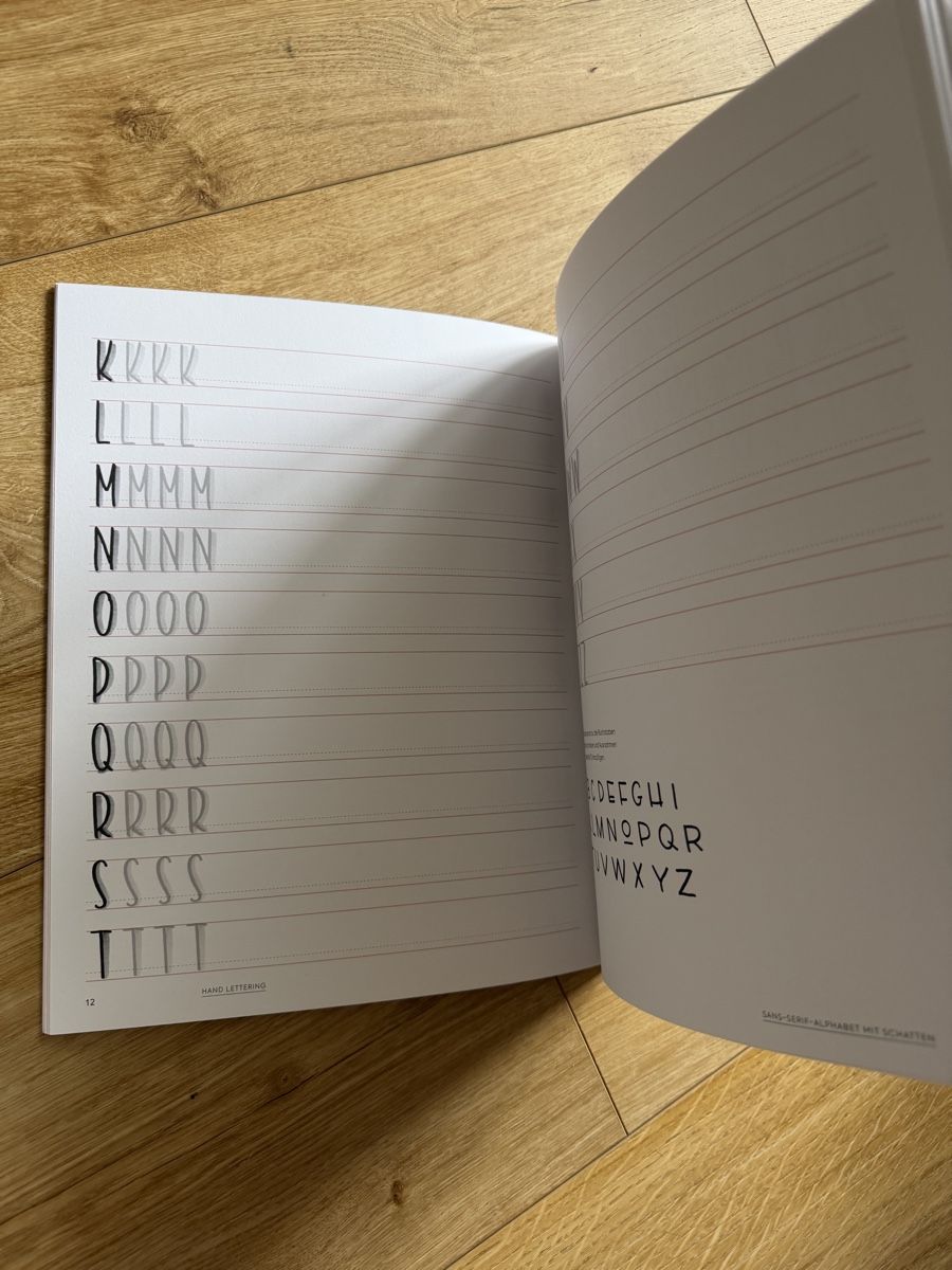 Libri: Handlettering Buch und Papier NEU – Nuovo e nell'imballaggio originale da Schübelbach venduto da Sambodscha 4