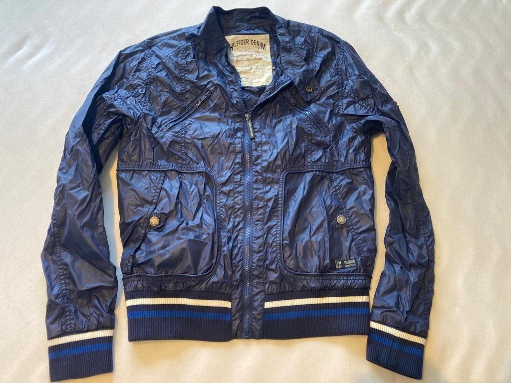 Tommy Hilfiger Jacken: Tommy Hilfiger Vintage Rain Jacket Navy Blue – Gebraucht aus Flawil von bridge28