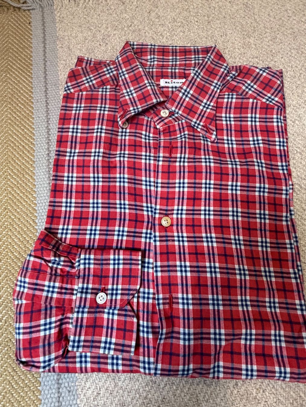 Kiton Camicie: Kiton Hemd Karomuster Rot Weiss Blau Grösse 40 – Usato da Oberwil b. Zug venduto da hallihallo12