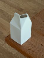 Milchkarton aus Keramik