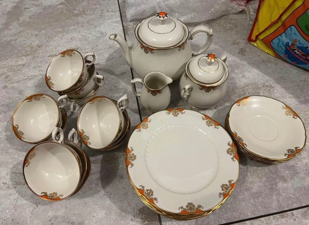 Service De Porcelaine Thomas 'Family Tropicana' Neuf - Modèle #U1, Complet