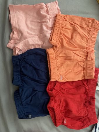 4 Pantaloncini estivi bimba morbidi taglia 74/80 nuovi