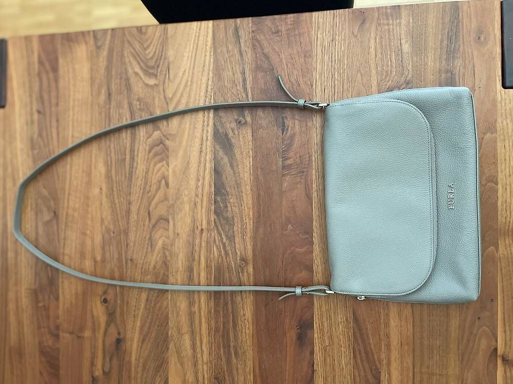 Borse da donna: Furla Handtasche grau – Usato da Basel venduto da Sydney02 1