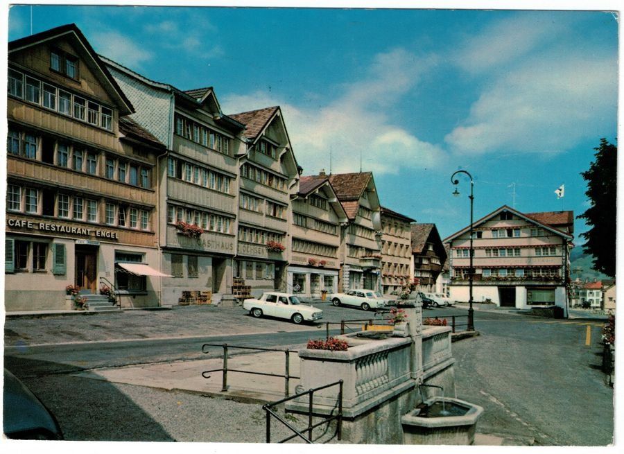 Ansichtskarten: Urnäsch, Dorfplatz, Oldtimer, gelaufen 1978 – Gebraucht aus Frauenfeld von POML