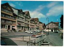 Urnäsch, Dorfplatz, Oldtimer, gelaufen 1978