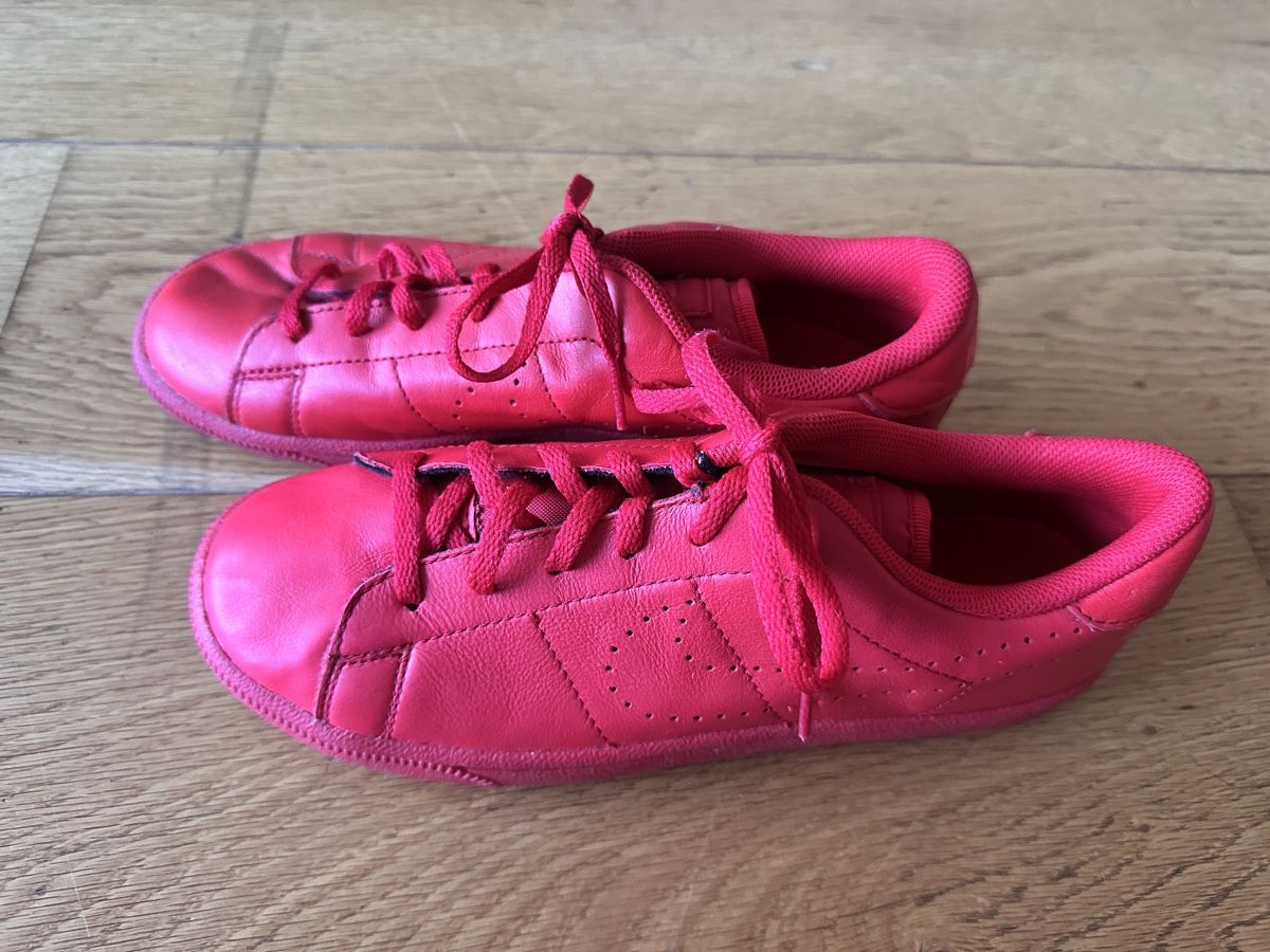 Nike Scarpe da donna: Rote Nike Sneaker, Grösse 38.5 - Top Zustand! – Usato da Basel venduto da boo_dc8c