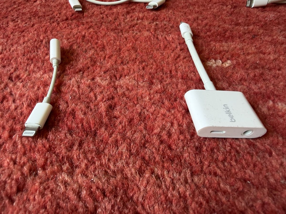 Apple Unità & Adattatore: Apple & Belkin Adapter für Mac, Fire Wire, Thunderbolt, HDMI – Usato da Biel/Bienne venduto da SirRolf 3