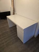 Schreibtisch