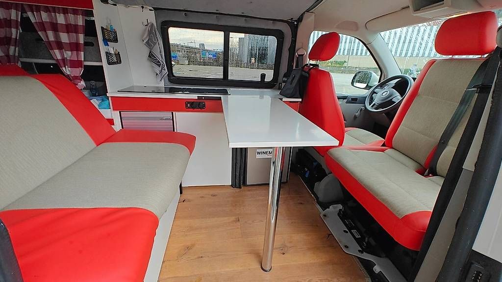 Autos: T5 Camper rot-weiss – D'occasion à Basel par Vilups 2