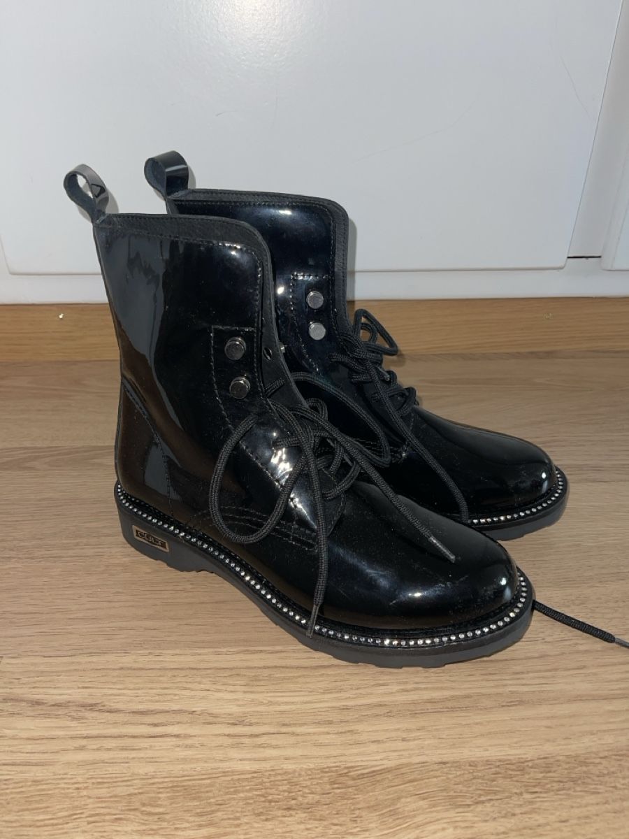 Scarpe da donna: Lack - Leder- Schuhe NEUWERTIG – Nuovo (secondo la descrizione) da Bützberg venduto da dan_jhn9