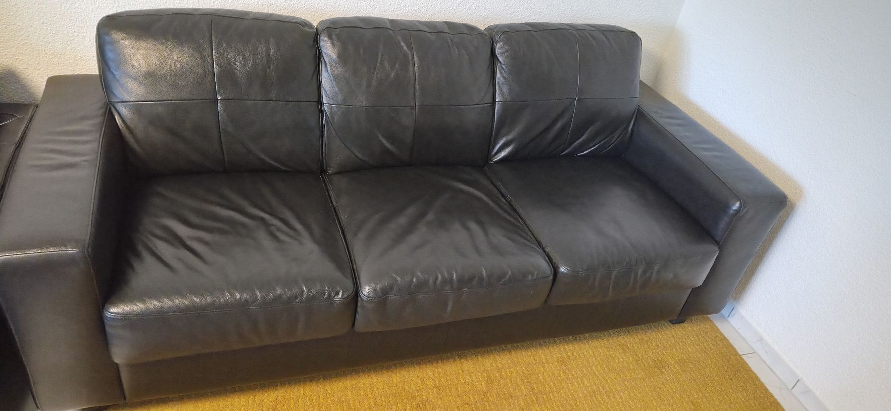 Sofas: Leder 3er Sofa  – Gebraucht aus Dottikon von spore1990