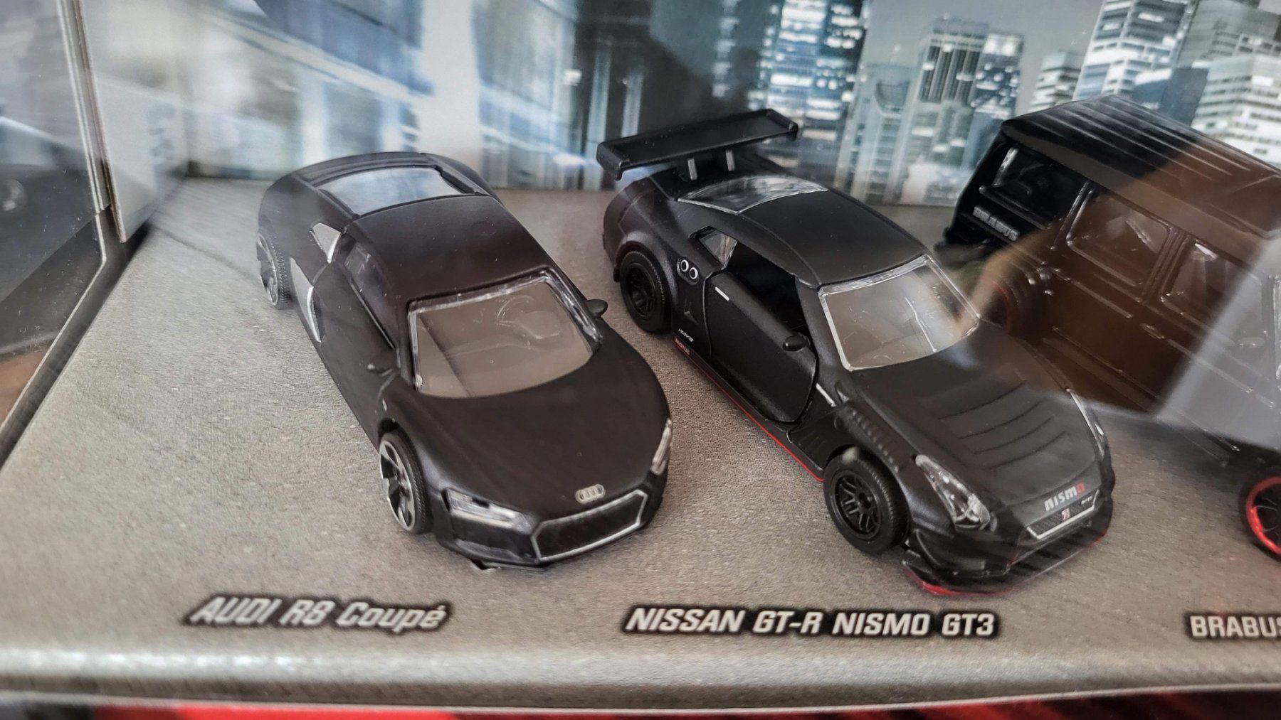 Majorette Modellini d'auto: Black Edition 5 Modelle Giftpack 1:64 Majorette – Usato da Rothrist venduto da Juana5 1