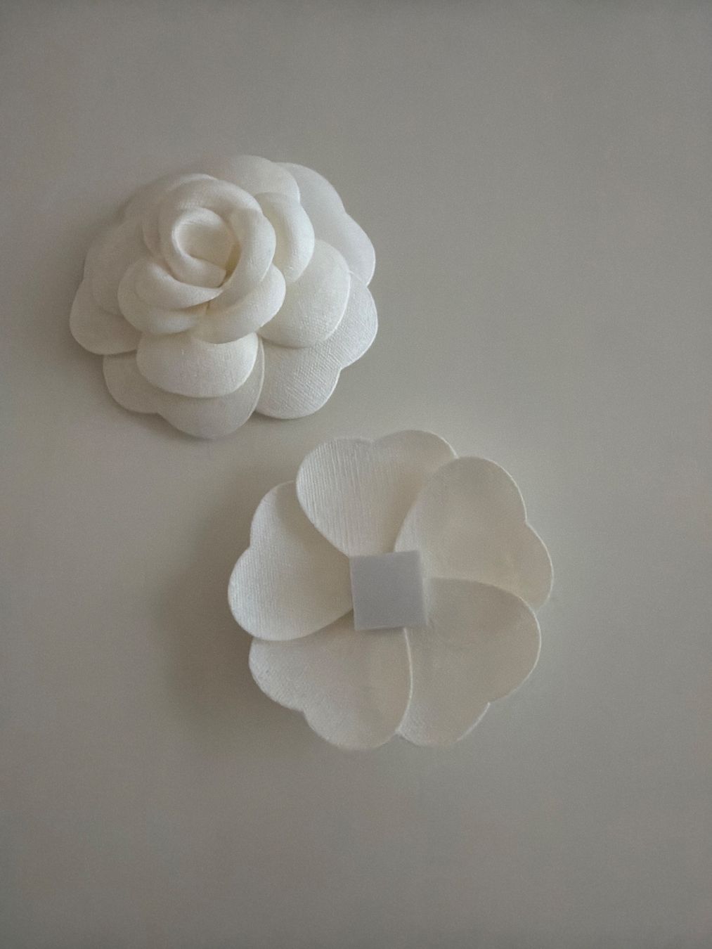 Tutte le decorazioni: Chanel Camelia Blumen (alte Version) – Nuovo (secondo la descrizione) da Solothurn venduto da Vintage87 1