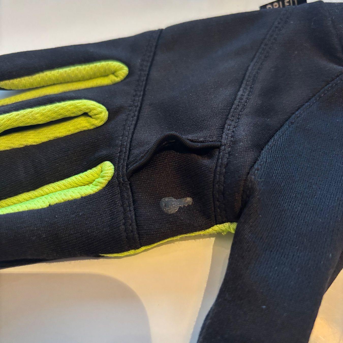 Nike Altri accessori da uomo: Kostenlos Versand / Handschuhe - NIKE - G: L – Usato da Davos Platz venduto da Davos.SB 2