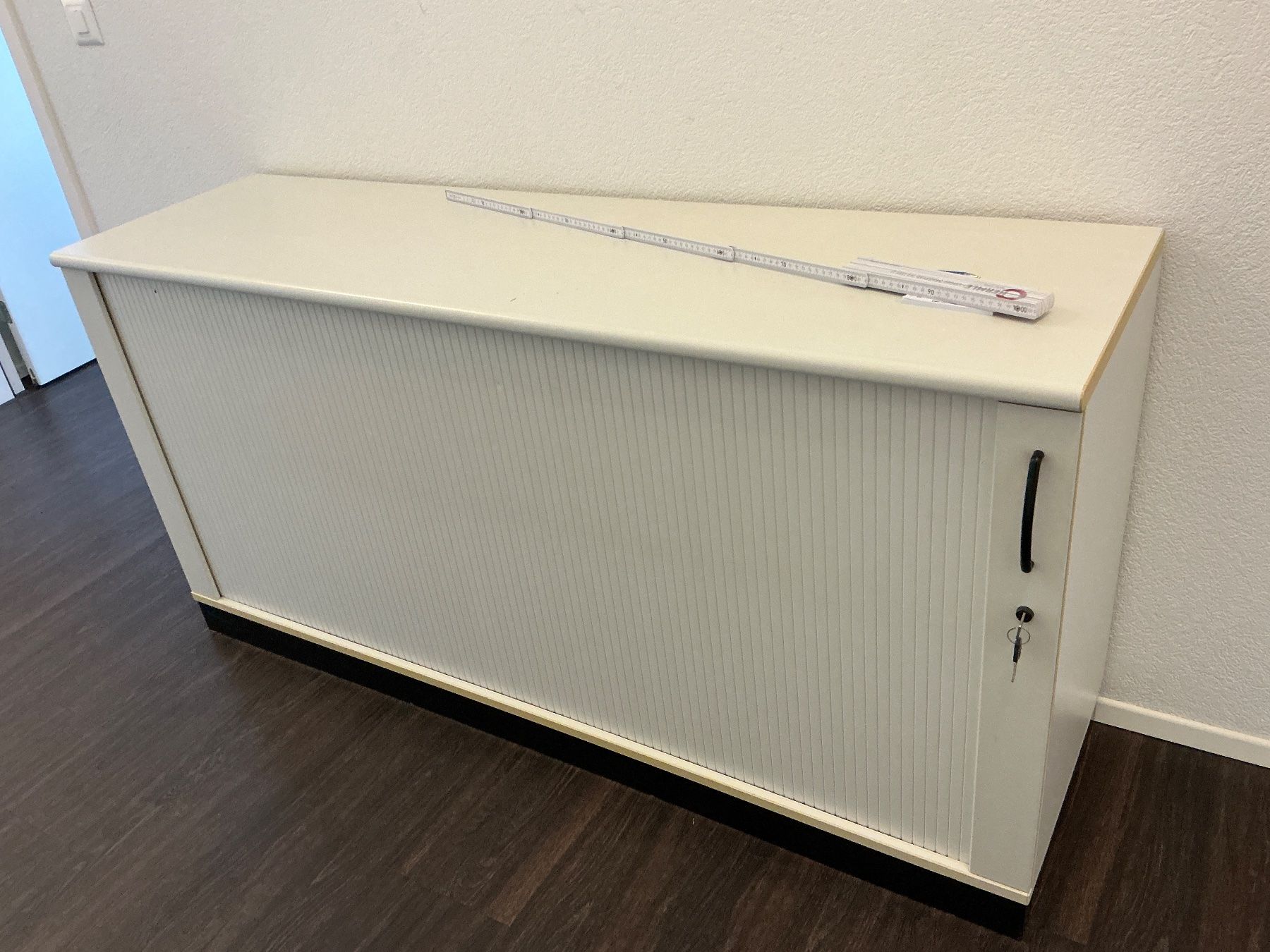 Armoires: Lateralschrank – D'occasion à Schaffhausen par Brolok