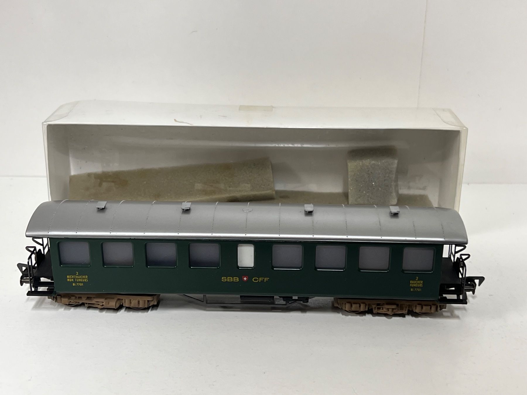 Fleischmann Modellini di ferrovie: Fleischmann 2.Kl. SBB CFF FFS  H0 DC – Usato da Neuenhof venduto da ludovicco