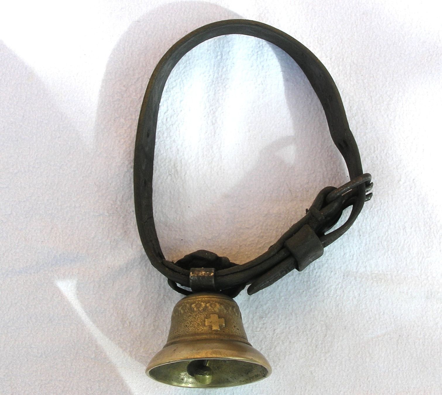 Campanacci mucche: ALTE KLEINE GLOCKE – Usato da Grenchen venduto da Antique-hunter