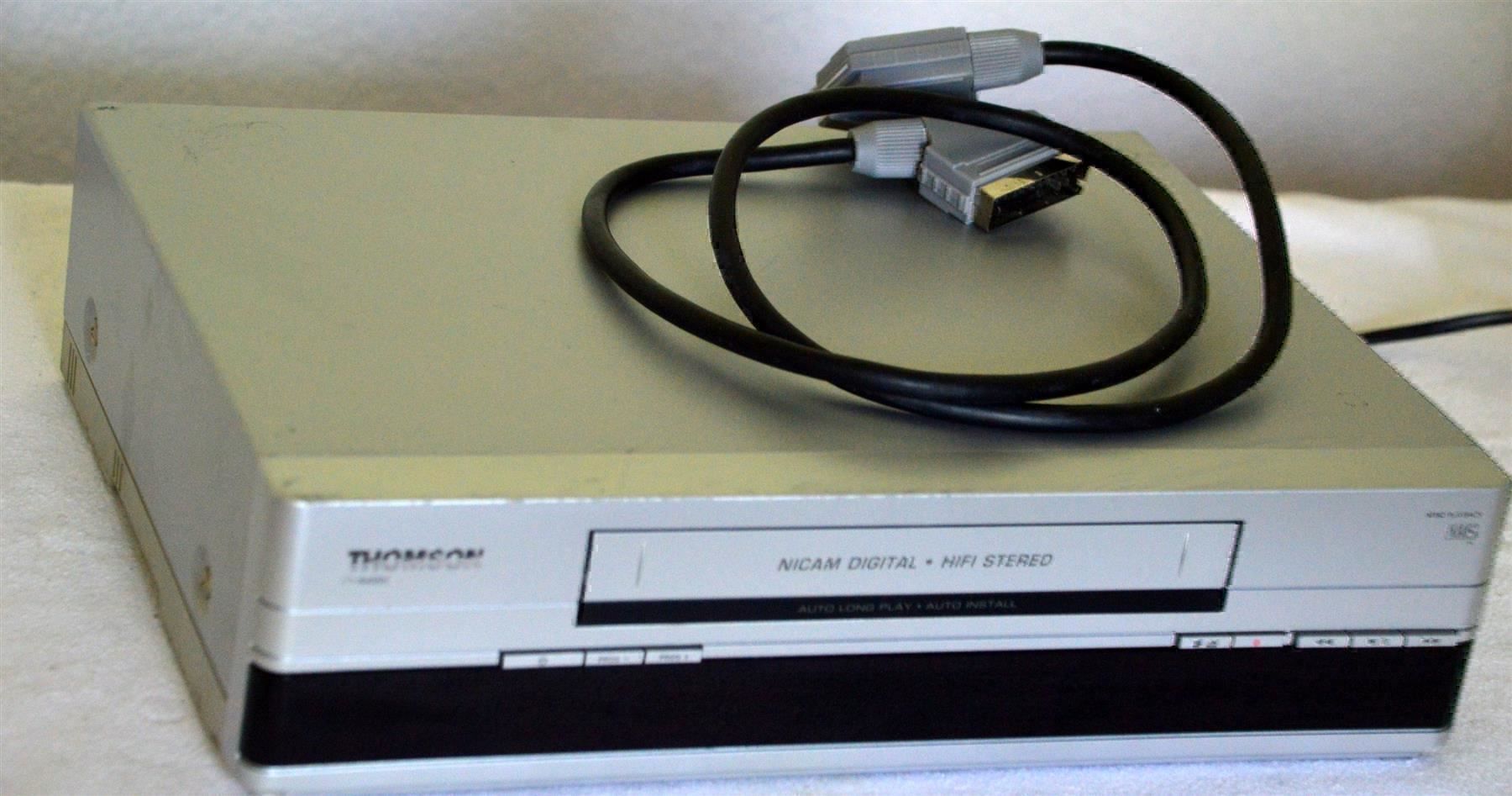 Thomson Registratori: Videorecorder VHS  Thomson VTH6400E magnétoscope – Usato da Collonges venduto da arashee 2
